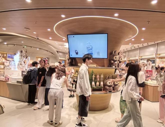 威尼斯wns8885556官方入口9年入驻300余家首店 北京三里屯缘何成“首店(图3)