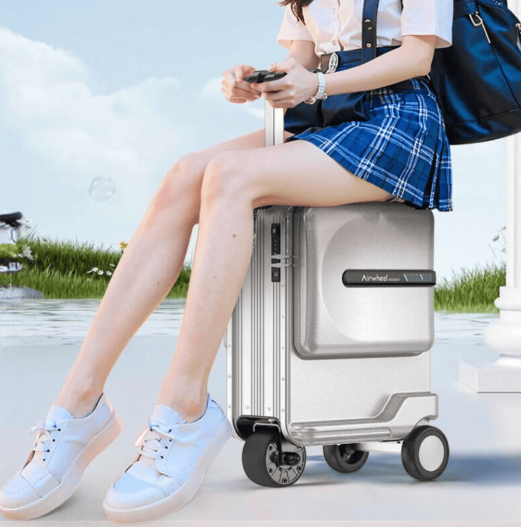 威尼斯官网2025年电动行李箱保举：Airwheel三款智能省力高效便利的挑选！(图2)